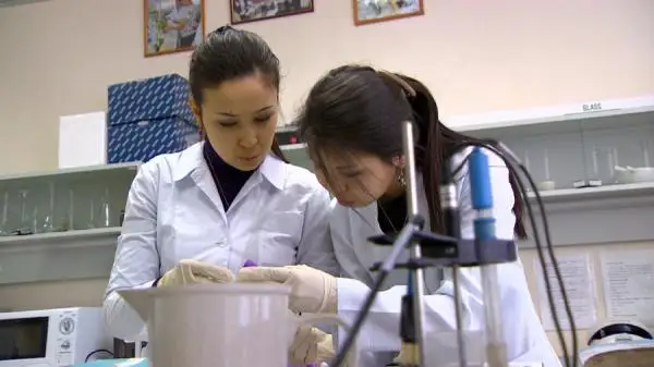 当前哈萨克斯坦有近2.2万名科学领域工作者