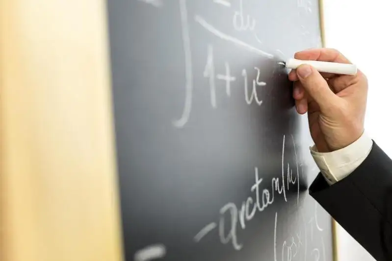 Қозоғистонда ОТМ ўқитувчиларининг маоши ошди