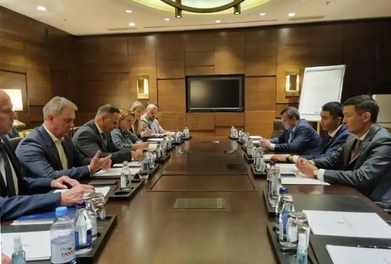 Россия ва Беларусь юк ташувчиларнинг рухсатнома ҳужжатлари ҳақида маълумот берилди