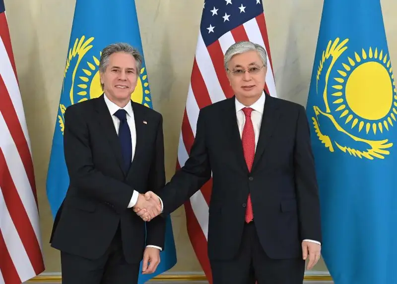 托卡耶夫总统会见美国国务卿布林肯