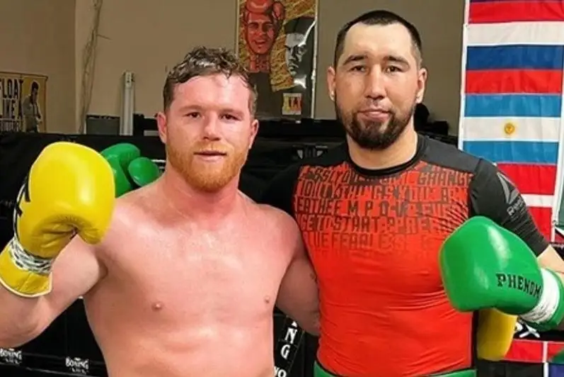 Сауль «Канело» Альварес восхитился силой казахстанских боксеров