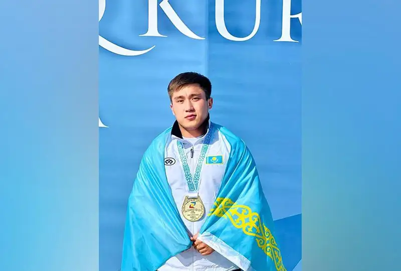 اباي وبلىسىنىڭ پوليتسيا قىزمەتكەرى قازاق كۇرەسىنەن الەم چەمپيونى اتاندى