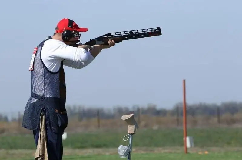 哈萨克斯坦选手在飞碟射击亚锦赛上夺冠