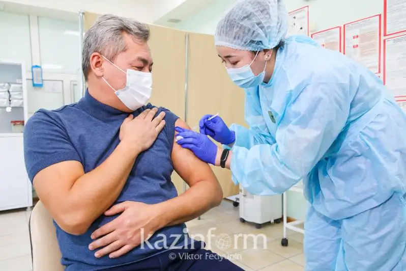В Казахстане растет количество получивших вакцину от КВИ