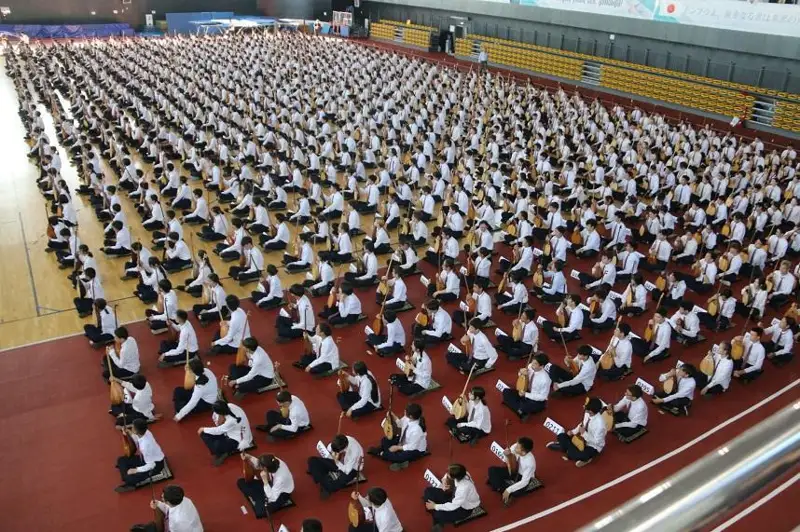 Қозоғистонда мактабдаги домбра дарси Гиннеснинг рекордлар китобига киритилиши мумкин