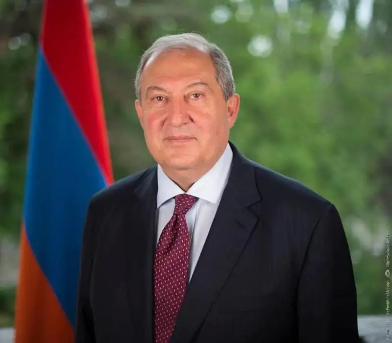 Armenııa Prezıdenti otstavkaǵa ketetinin málimdedi