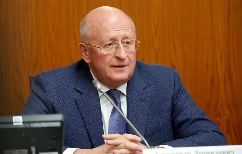 «Спутник V» билан эмланган ва  касалланган россияликларнинг 80 фоизга яқини сертификатни сотиб олган - Гамалея маркази раҳбари