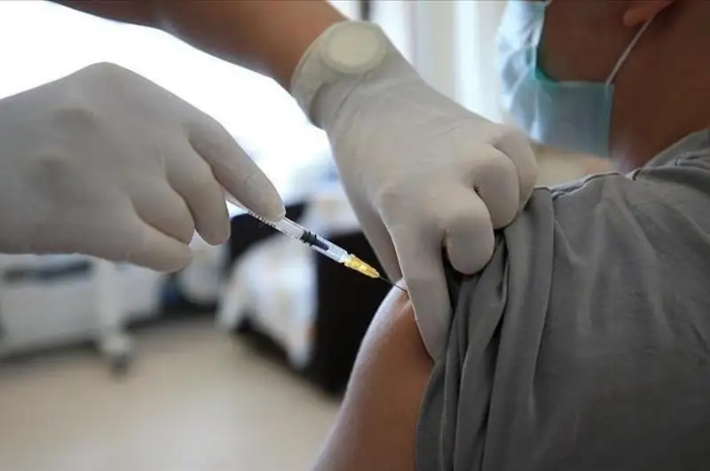 Туркияда 54 миллион одам вакцинанинг биринчи компоненти билан эмланди