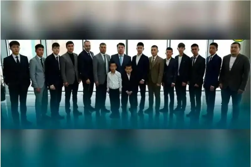 ادام ومىرىنە اراشا تۇسكەن 11 وقۋشىنى مينيستر ماراپاتتادى