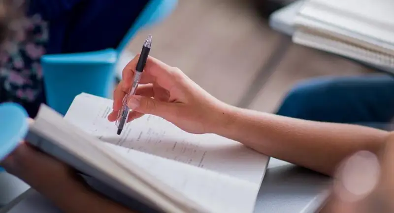 新学期哈国学校将实行混合教学模式