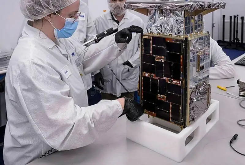 NASA Aıdyń orbıtasyna ushqan ǵarysh kemesimen baılanysyn úzdi