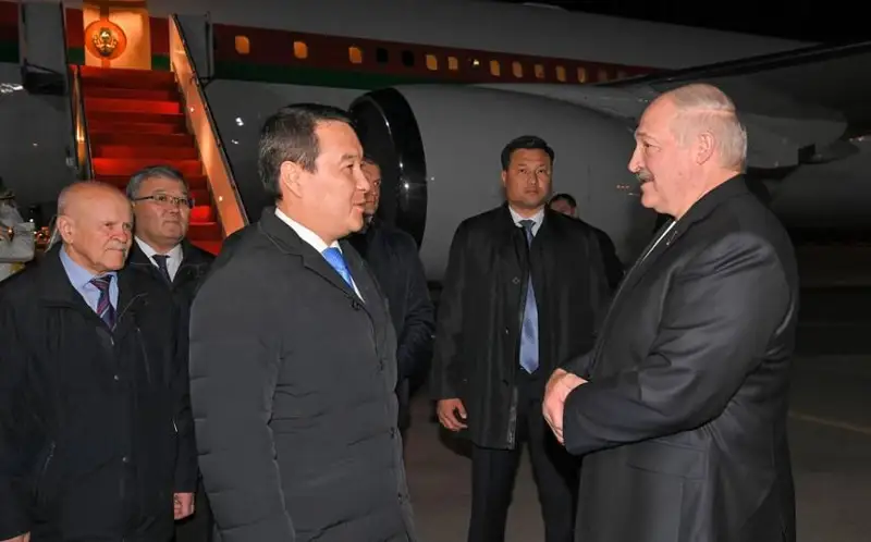 Президент Беларуси Александр Лукашенко прибыл в Астану
