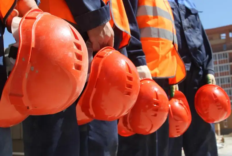 Более 16 тыс. иностранцев работают в Казахстане