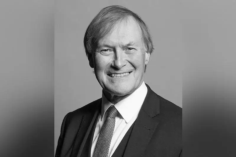 Британия Парламенти депутатини сайловчилар билан учрашувда ўлдиришди