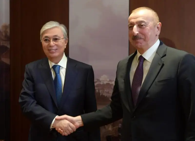 Қасым-Жомарт Тоқаев Әзербайжан Президентін Қазақстанға шақырды