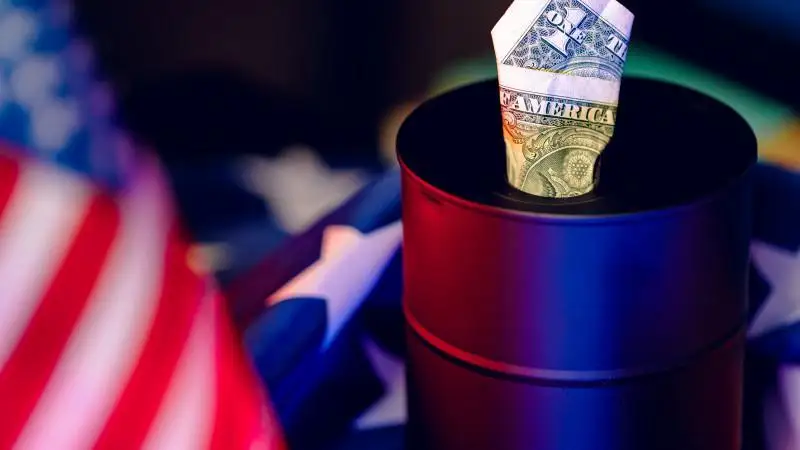 برەنت مۇنايىنىڭ باعاسى باررەلىنە 100 دوللاردان استى