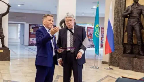 رەسەيدە باۋىرجان مومىش ۇلىنا قاتىستى «قۇپيا» قۇجاتتار تابىلدى