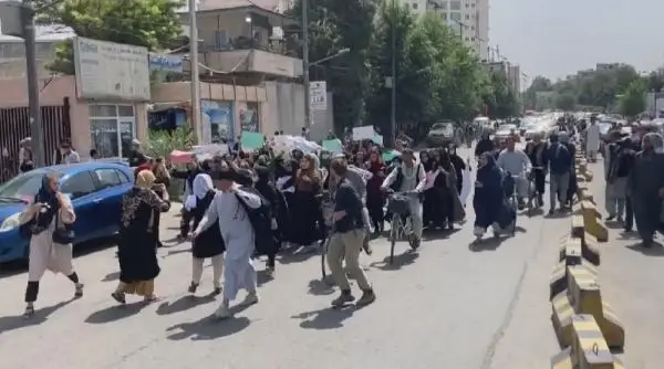 اۋعانستاندا ايەلدەر شەرۋگە شىقتى