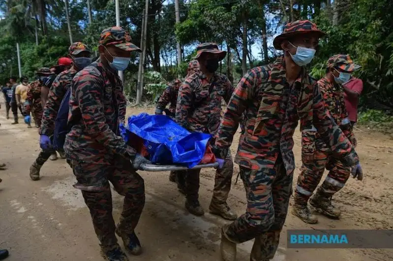 Малайзиядаги сув тошқинлари оқибатида 15 киши ҳалок бўлди