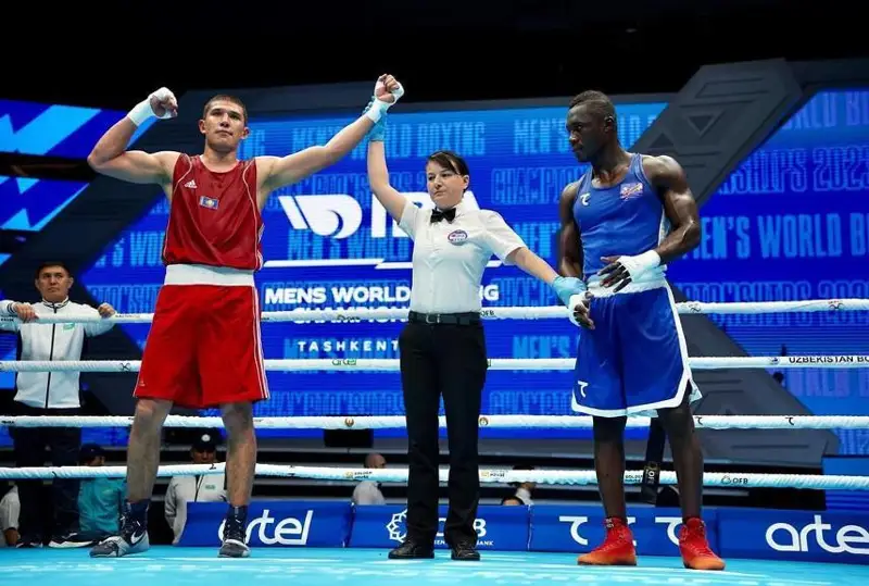 Бокс бўйича ЖЧ: Сағиндиқ Тоғамбай рақибини нокаут билан мағлуб этди