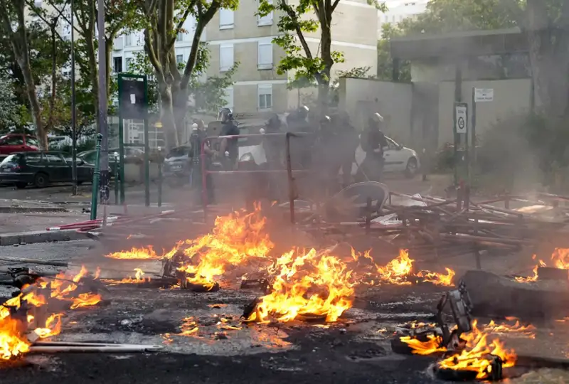 Франциядаги тартибсизликлар: жума куни кечқурун 470 дан ортиқ одам ҳибсга олинди