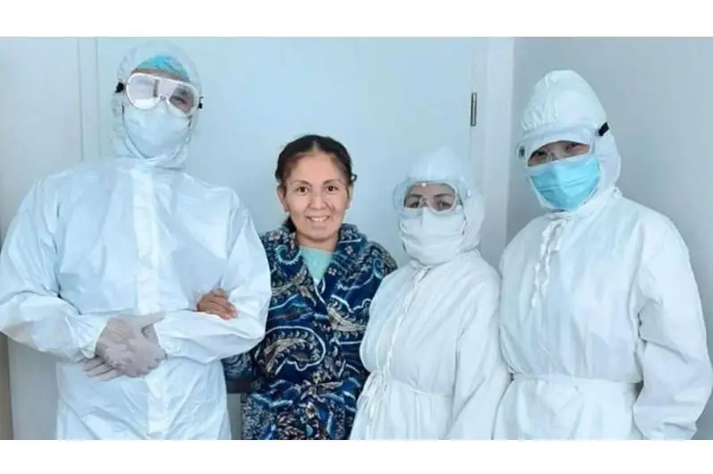 Коронавирус туфайли ўпкаси 100 фоиз шикастланган нур-султанлик она соғлом фарзанд туғди