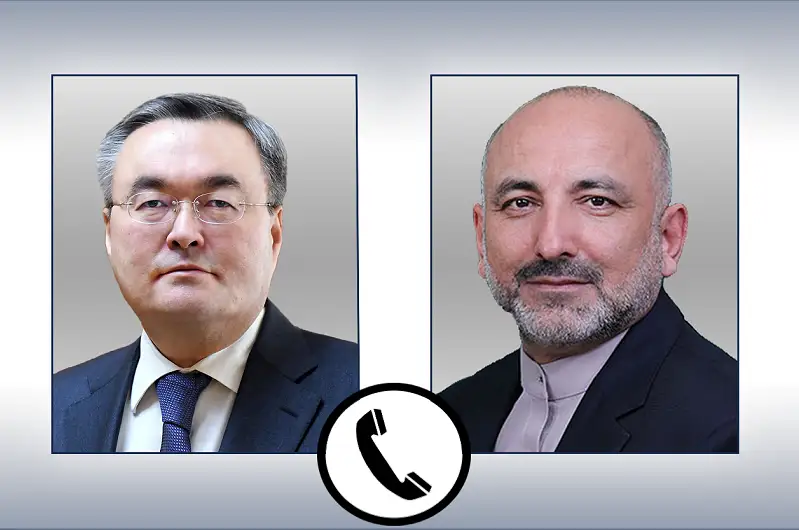 哈阿两国外长举行电话会谈