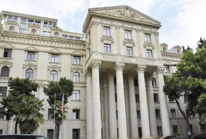 لوندونداعى ازەربايجان ەلشىلىگىنىڭ عيماراتىن راديكالدى ءدىني توپ باسىپ الدى