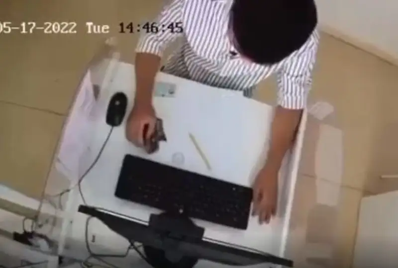 Qańtarda 72 ball alǵan oqýshy mamyrda UBT-ǵa kamera alyp kirip, 130 upaı jınaǵan