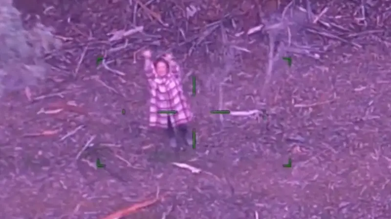 تۋريست ورماندا جالعىز ءوزى بەس كۇن بويى اداسىپ، ءبىر زاتتىڭ ارقاسىندا امان قالعان - ۆيدەو