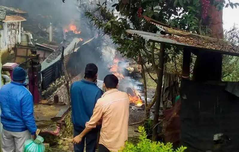 Ҳиндистон Қуролли Кучларининг вертолёти қулаши оқибатида 13 киши ҳалок бўлди