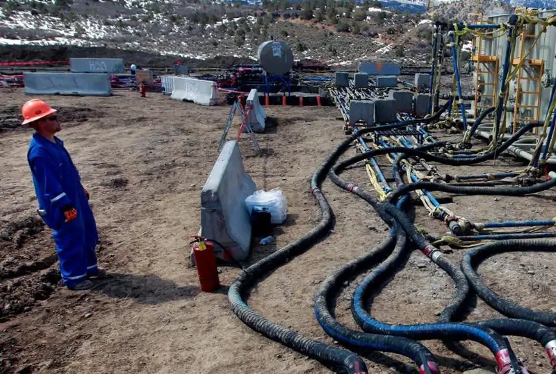 США продадут 15 млн баррелей из нефтяного резерва