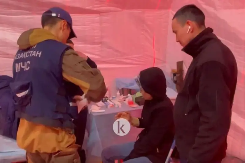 Қозоғистонлик мутахассислар Туркиядаги зилзиладан жабр кўрган 60 нафар кишига тиббий ёрдам кўрсатди