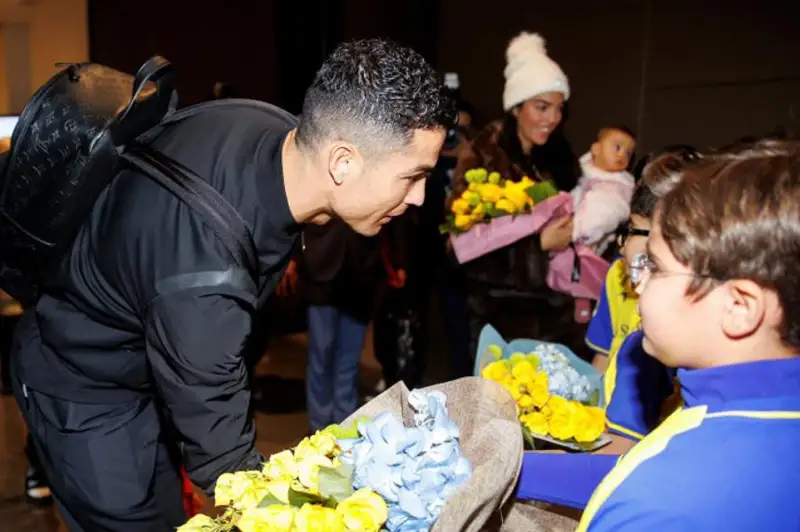 رونالدۋدى «ءال-ناسر» شابۋىلشىسى رەتىندە تانىستىرۋ ءساتىن 3 ميلليارد ادام تاماشالادى