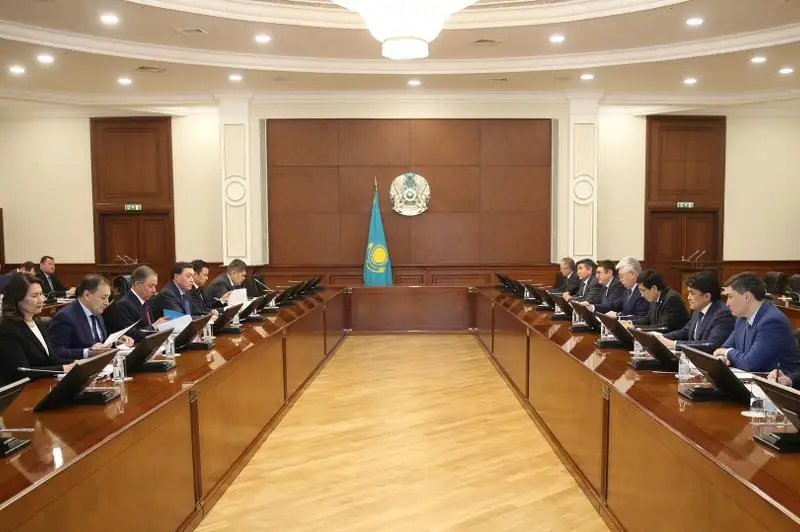 政府总理马明召开国家现代化委员会会议