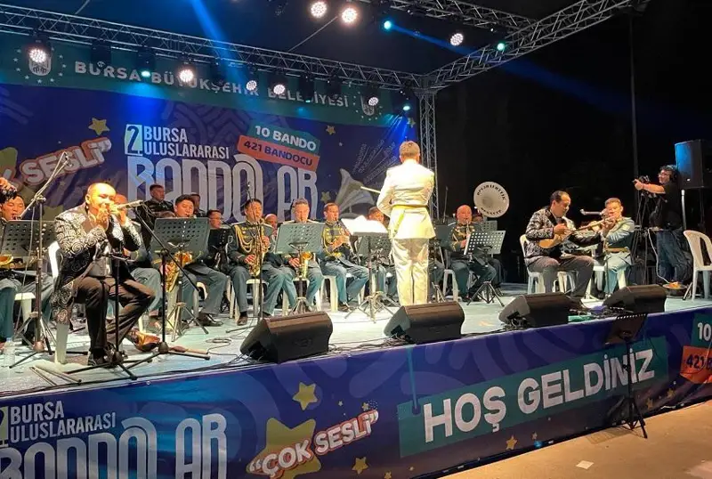 قازاقستان پرەزيدەنت وركەسترى بۋرسانى تاڭعالدىردى