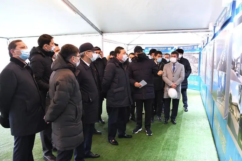 政府总理对曼格斯套州进行视察