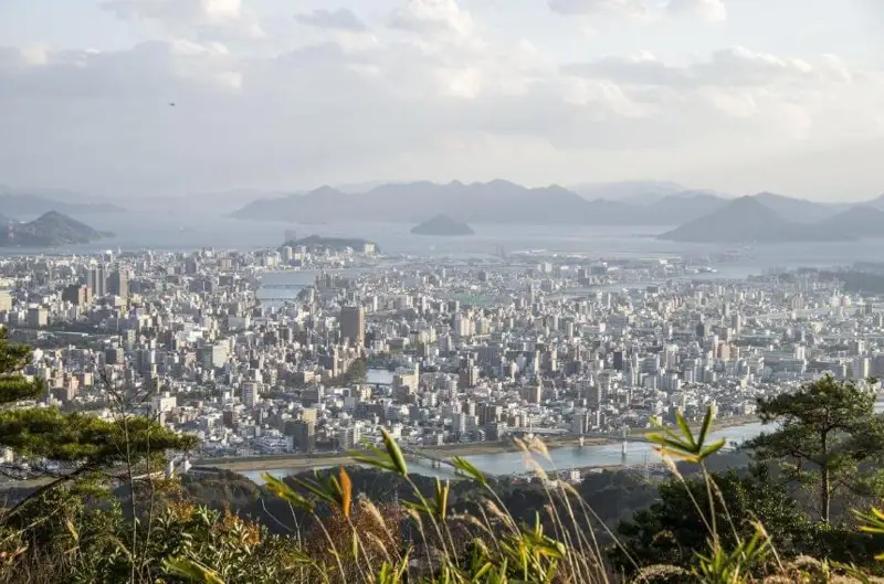 جاپون ارالدارىنان 9 ميلليون ادامنىڭ كوشۋىنە بۇيرىق بەرىلدى