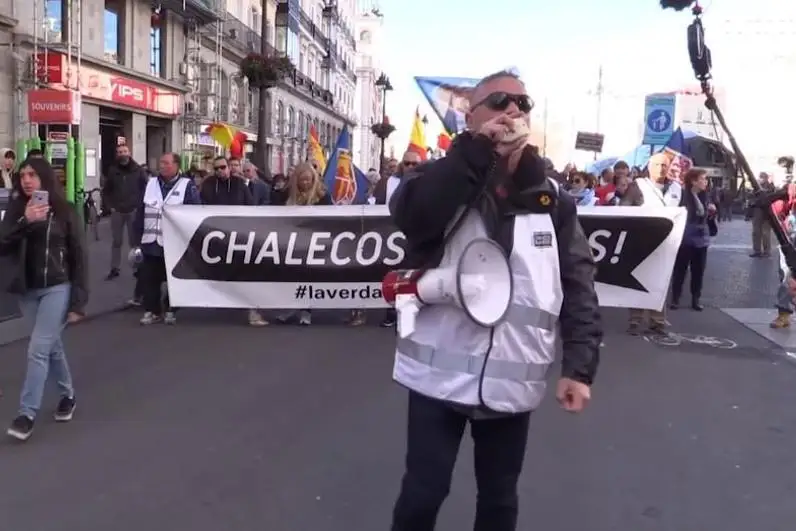 Вакцинага қарши норозилик: Канада пойтахтида фавқулодда ҳолат эълон қилинди