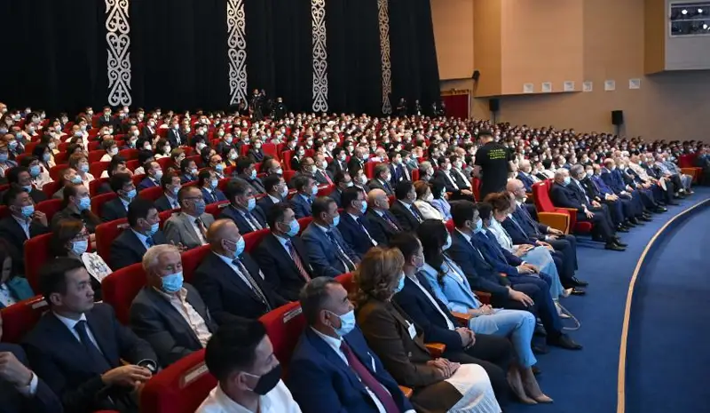 Memleket basshysy Shymkent halqynyń iskerligin aıryqsha atady