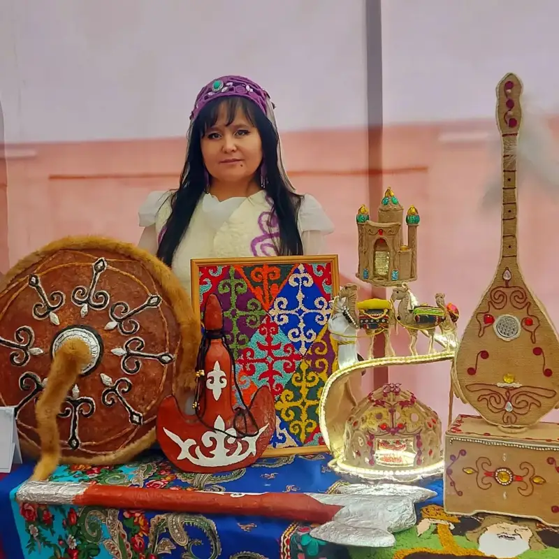 اقمولالىق قولونەر شەبەرى ۇلتتىق قۇندىلىقتارىمىزدى دارىپتەپ ءجۇر - فوتو