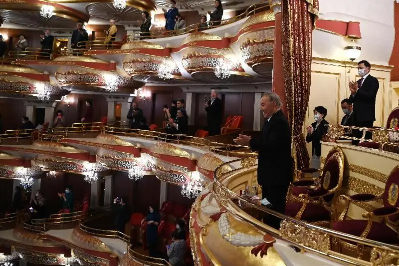Елбасы «Астана опера» театрида Мария Мудрякнинг концертини томоша қилди