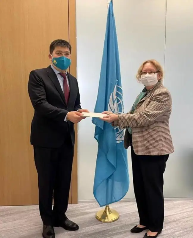 哈常驻联合国代表向联合国日内瓦办事处总干事递交国书