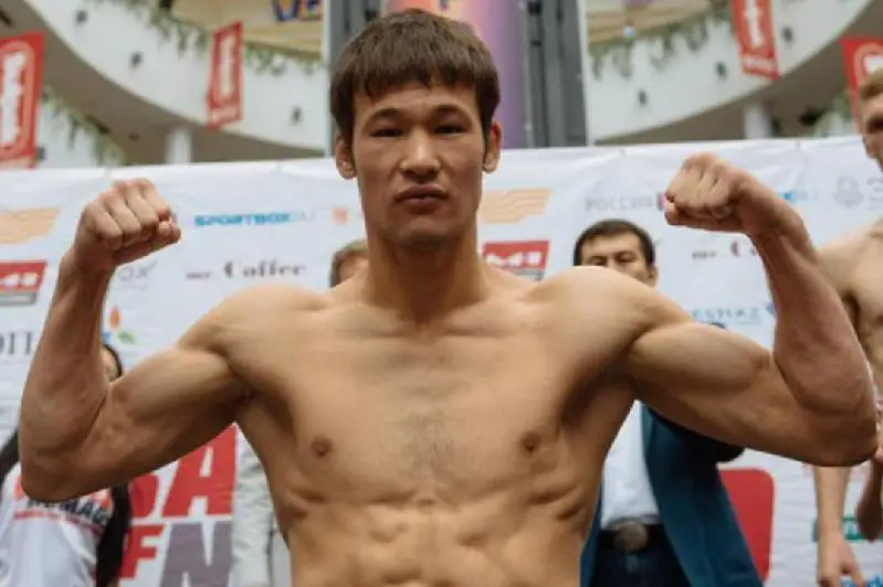 Қозоғистонлик Шавкат Раҳмонов гаяналик файтерга қарши жанг қилади