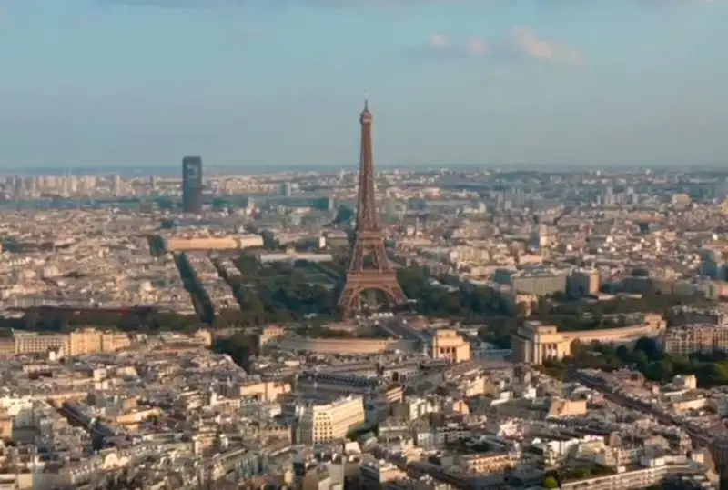 Парижда 12 қаватдан баланд биноларни қуриш тақиқланади