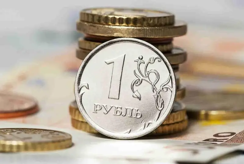 Қозоғистон Ҳукумати банкларда тўпланган Россия рублларини олиб кетишга рухсат беради