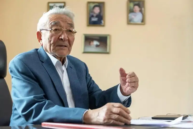 عالىم تورەگەلدى شارمانوۆ كەشكە قانداي اس ءىشۋ كەرەكتىگىن ايتتى