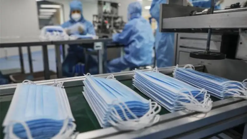中国通过出口口罩在2020年获利近900亿美元