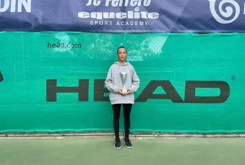 Қозоғистонлик ёш теннисчи Испаниядаги турнирнинг мутлақ чемпиони бўлди