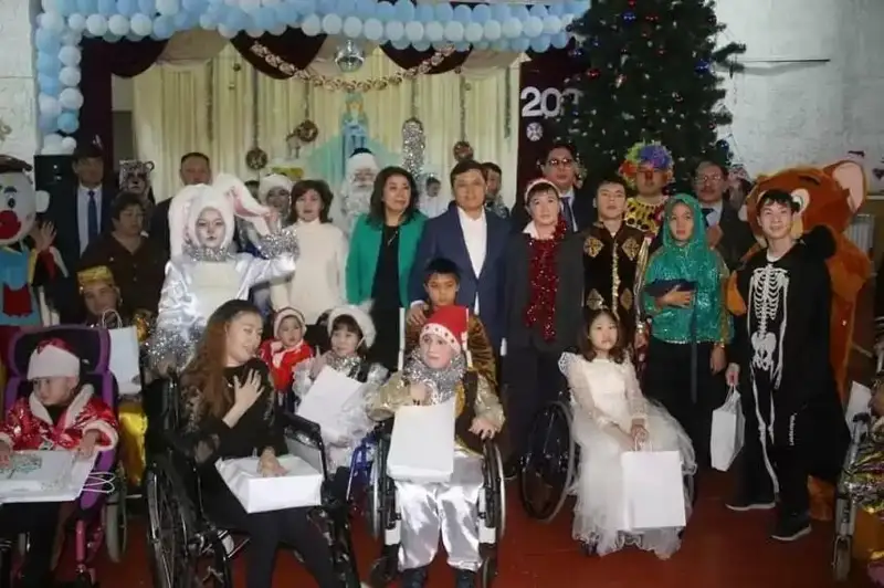 Туркистон вилоятида 600 нафар болага ҚР Президентининг янги йил совғалари топширилди